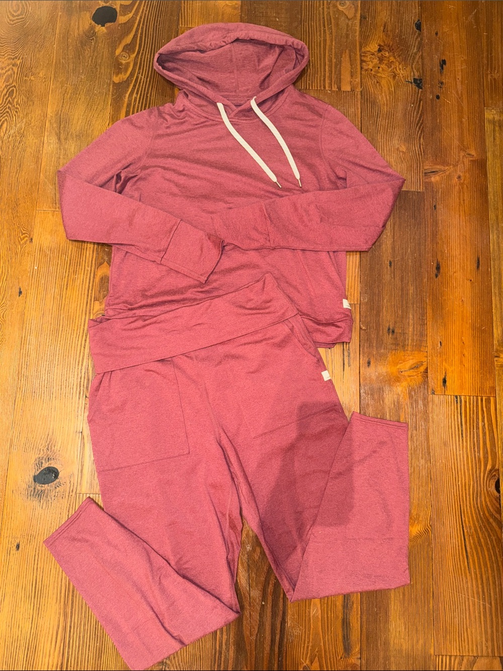 Vuori performance joggers and hoodie small heathered desert rose Heather